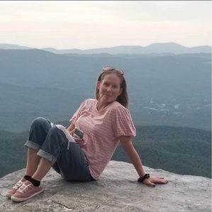 Meet your Posher, Elisa